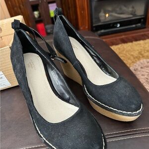 Lands End Paxton rubber wedge pump size 7.5 black